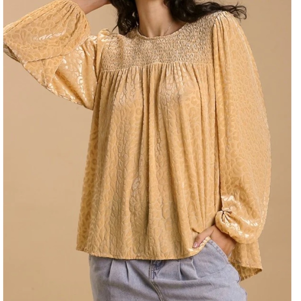 Umgee Velvet Animal Print Top in Champagne